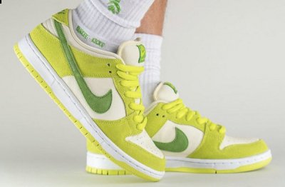上脚效果吸睛又清爽！ 绿苹果 SB Dunk 全新潮牌网“Green Apple”配色鞋款 还没有具体的发售价及日期公布