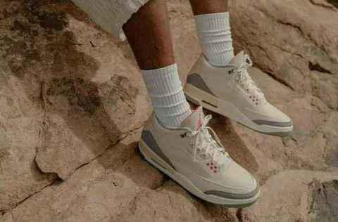 日前 Jordan Brand 又公布潮牌品牌了一款与之极其相似的配色（Air Jordan 3 全新“Muslin”配色鞋款释出，AMM 最佳平替）