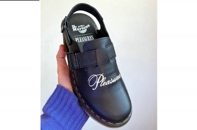  PLEASURES x 马汀博士全新联名潮牌商城鞋款 还没有更多的发售详情释出（PLEASURES x 马汀博士全新联名鞋款抢先预览）