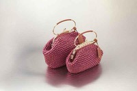 还有玫红潮牌/黑两色可选（Maison Margiela 2021 秋冬“SWALK II”手袋系列公布）