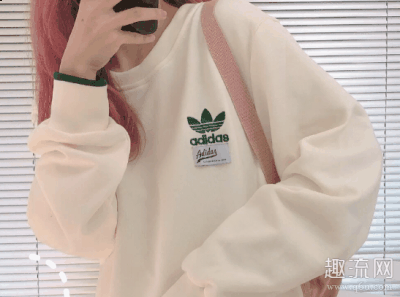  穿卫衣里面还需要穿衣潮牌汇潮牌网服吗 这个要看个人的需求了（穿卫衣里面还需要穿衣服吗 穿卫衣里面为什么要穿T恤）