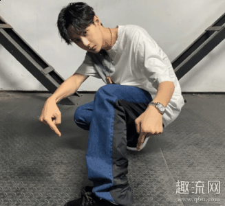 一直在天天向潮牌商城上做辅助主持人（王一博戴的手表是什么牌子 王一博劳力士同款手表推荐）