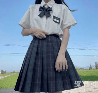 优马家的格裙潮牌汇潮牌网也是得靠手速的（优马jk淘宝店名叫什么 优马jk为什么那么贵）
