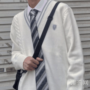 DK制服男生可以穿吗 潮牌汇潮牌网DK制服男生配色什么鞋子好看（DK制服男生可以穿吗 DK制服男生配色什么鞋子好看）
