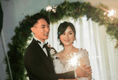 眼神中透露出来甜潮牌汇潮牌网蜜、温馨、幸福感（吴尊林丽吟婚礼现场曝光,吴尊林丽吟是怎么走到一起的?）
