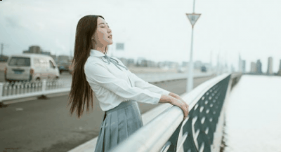个子矮小怎么穿才会显潮牌高 个子不高怎么看起来很高（个子矮小怎么穿才会显高 个子不高怎么看起来很高）