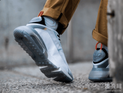  4、维持两双以潮牌商城上可替换的鞋（Air Max 2090蝉翼上脚效果怎样 Air Max 2090蝉翼脚感如何）