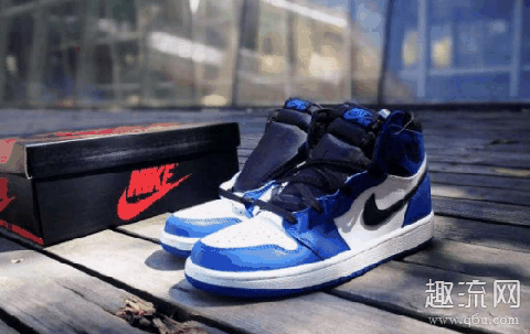 AJ1小闪电和影子灰买哪个 AJ1小闪电是什么皮的