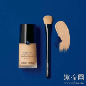 这款比旧版3号色潮牌更加的白皙通透（阿玛尼蓝标色号有哪些 阿玛尼蓝标和红标的区别）