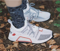 给路人开下路吧 有点小小瑕疵 但不是潮牌汇潮牌网店艺术家的话一点问题都冒有 脚感没吹; 踩屎的感觉(匹克态极芯潮上脚测评 匹克芯潮的鞋底是夜光的吗) 给路人开下路吧 有点小小瑕疵 但不是潮牌汇潮牌网店艺术家的话一点问题都冒有 脚感没吹; 踩屎的感觉(匹克态极芯潮上脚测评 匹克芯潮的鞋底是夜光的吗)