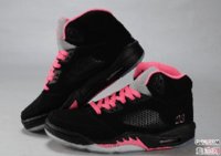 黑色鞋身搭配潮牌信息红色的鞋底(AJ5有哪些配色值得入手 热门AJ5盘点) 黑色鞋身搭配潮牌信息红色的鞋底(AJ5有哪些配色值得入手 热门AJ5盘点)