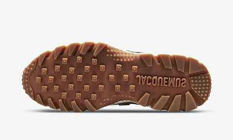 日前南法设计师品牌 Jacquemus 与耐潮牌信息克合作打造的 Air Humara 鞋履也揭晓了发售信息（Jacquemus x 耐克全新联名 Air Humara 鞋款即将登场）