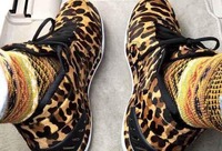 今天小编就盘点一下20潮牌商城18年有哪些复古豹纹配色的球鞋（2018复古豹纹配色球鞋盘点 2018有哪些骚气的豹纹配色球鞋）