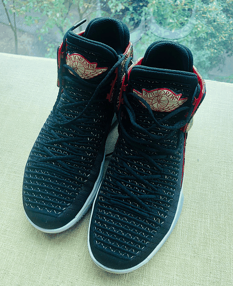 而是在中底脚潮牌品牌踝的地方有（AIR JORDAN 32 烟花静态开箱 AIR JORDAN 32 烟花实物欣赏）