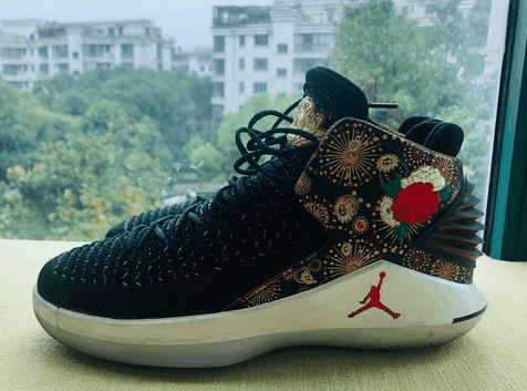 而是在中底脚潮牌品牌踝的地方有（AIR JORDAN 32 烟花静态开箱 AIR JORDAN 32 烟花实物欣赏）