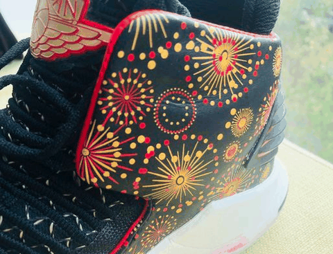 而是在中底脚潮牌品牌踝的地方有（AIR JORDAN 32 烟花静态开箱 AIR JORDAN 32 烟花实物欣赏）