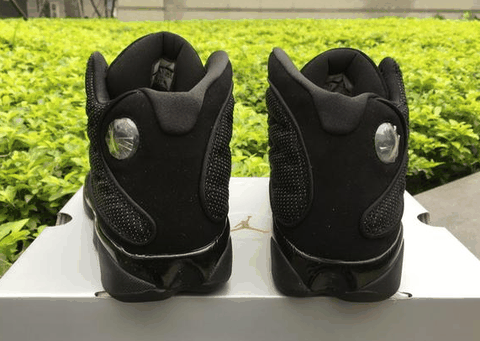 进一步提升鞋子的透气性潮牌 同时尼龙网布进行了反光处理（Air Jordan 13黑猫实物欣赏 Air Jordan 13黑猫脚感怎么样）