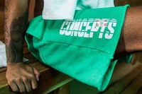  Concepts x adidas BOOST“SHIATSU”上脚好看吗 灵感源潮牌资讯于亚洲传统指压按摩的Energy BOOST “Shiatsu” 整双鞋以白色为主色调（Concepts x adidas BOOST“SHIATSU”上脚好看吗 Concepts x adidas单品有哪些）