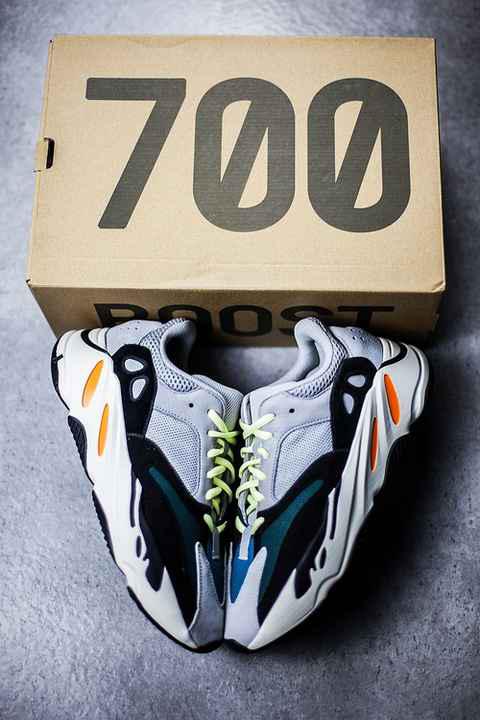 椰子700开箱及上脚测评 YEEZY 700值得买吗