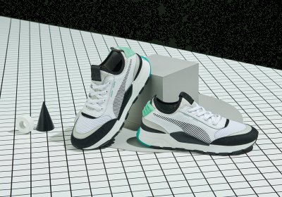 很多小伙伴们好奇这双潮牌品牌鞋是否真的像宣传的那样软弹（PUMA RS-0脚感怎么样 PUMA RS-0上脚测评）