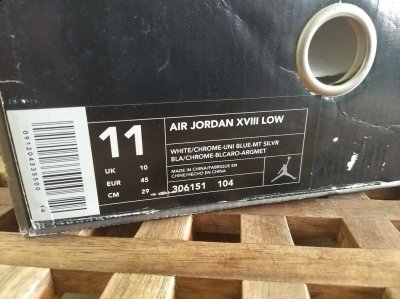 作为飞人乔丹在球员生涯潮牌信息最后一款推出的正代签名球鞋（AJ18低帮白北卡开箱测评 Air Jordan 18 Low白北卡实物鉴赏）