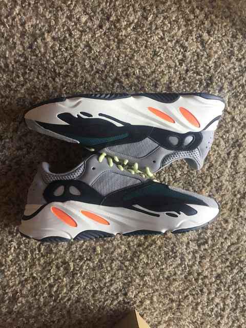 Yeezy Boost 700 Runner实物开潮牌箱 Yeezy Boost 700 Runner细节鉴赏（Yeezy Boost 700 Runner实物开箱 Yeezy Boost 700 Runner细节鉴赏）