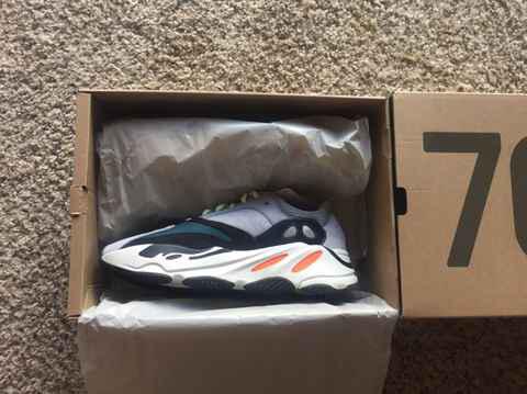 Yeezy Boost 700 Runner实物开潮牌箱 Yeezy Boost 700 Runner细节鉴赏（Yeezy Boost 700 Runner实物开箱 Yeezy Boost 700 Runner细节鉴赏）