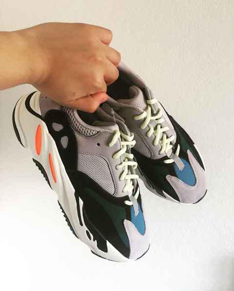 Yeezy Boost 700 Runner实物开潮牌箱 Yeezy Boost 700 Runner细节鉴赏（Yeezy Boost 700 Runner实物开箱 Yeezy Boost 700 Runner细节鉴赏）