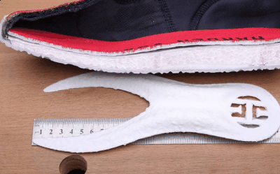 宽度提高约12% Harden Vo潮牌品牌l.1（图左）中底材质重约85.7克（哈登2的BOOST有多厚 哈登2和哈登1对比测评）