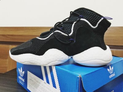 造型也是具潮牌资讯有艺术性（Adidas Crazy BYW天足系列实物欣赏 adidas Crazy BYW LVL 1细节赏析）