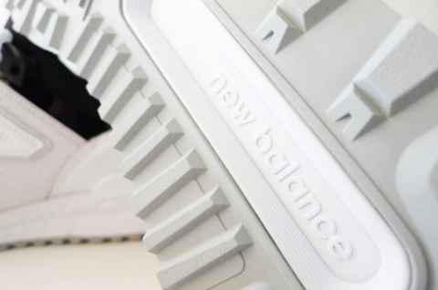 增加篮球运动的爆发力轻量化鞋潮牌面提供自然、舒适耐久且透气的支撑性（NB574S军事风球鞋好看吗 N.HOOLYWOOD TPES x New Balance 574S发售信息）