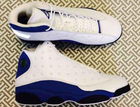 大面积白色优潮牌质皮革覆盖鞋身（AJ13“Hyper Royal”白蓝配色好看吗 Air Jordan 13 “Hyper Royal” 多少钱）