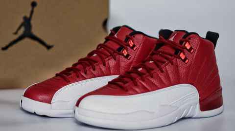 球鞋自身条件也潮牌是很重要的因素（Air Jordan 12 'Gym Red' 开箱图 AJ12 Gym Red细节赏析）