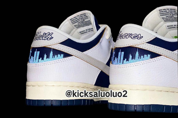 HUF 选择了时下热门鞋潮牌商城型 Nike SB Dunk Low 为蓝本（HUF x 耐克全新联名 SB Dunk“NYC”鞋款曝光，20 周年纪念）