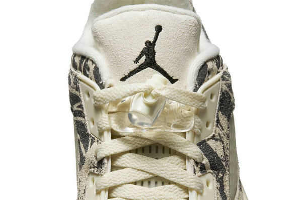 眼前这款 Air Jord潮牌商城an 5 以“Expression”命名（涂鸦 AJ5 Low 全新“Expression”配色鞋款抢先预览）