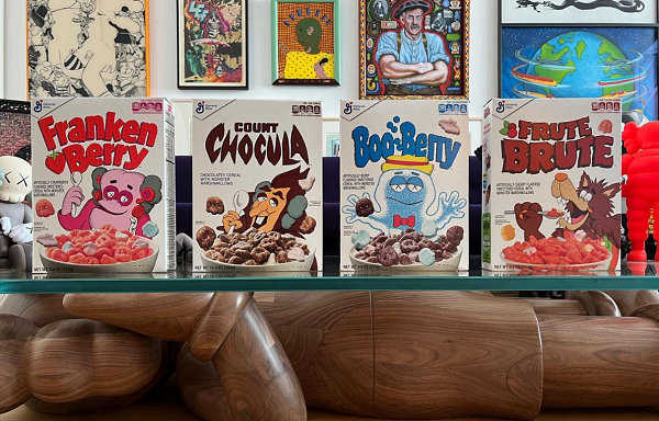 这一次 KAWS 以 General Mills 旗下潮牌商城 Monster Cereals 系列 4 种口味麦片进行重塑（KAWS x General Mills 全新合作系列抢先预览）