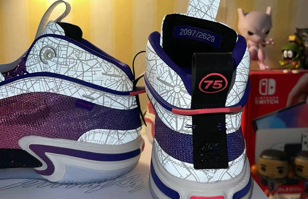 近期 Jordan Brand 官方又将号称潮牌信息最美配色的“Paris”移植到 AJ36 之上（巴黎 Air Jordan 36“Paris”配色鞋款实物曝光）