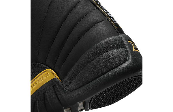 黑黄 AJ12“Black Taxi”配潮牌信息色鞋款公布，暗黑版设计（黑黄 AJ12“Black Taxi”配色鞋款公布，暗黑版设计）