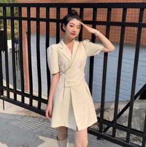 外面再配上一件同样是纯色系的长款雪纺开衫外套 潮牌冬季如何御寒提醒（裙子里面穿什么打底 ）