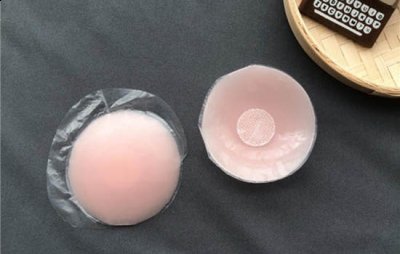 目前胸贴胶水由坏到好排名依次是AB胶、医用硅胶、强力胶和生物胶哪种潮牌品牌比较好看？（胸贴里面粘粘的是什么 胶水是胸贴的灵魂 ）