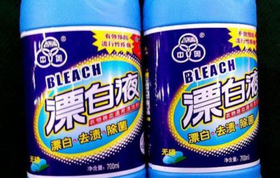 可以使用洗洁精清洗被染色的白色打底袜 2022秋冬潮牌新款推荐（白色打底袜染色了怎么办 不妨试试这几个方法 ）