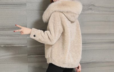 白色略微有些黄哪种潮牌品牌比较好看？（贡米色适合什么肤色 如何根据肤色选择衣服颜色 ）