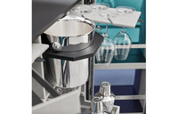 具体信息亦可参考 LV 专营店动态！ LV 线上折扣/新品  2022秋冬潮牌新款推荐（路易威登全新“派对行李箱”韩国限定款发售）