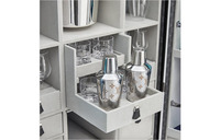 具体信息亦可参考 LV 专营店动态！ LV 线上折扣/新品  2022秋冬潮牌新款推荐（路易威登全新“派对行李箱”韩国限定款发售）