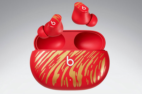  Beats 虎年限定款 Studio Buds 真无线耳机 即将在 2022 年 1 月 1 日上架 潮牌冬季如何御寒提醒（Beats 虎年限定款 Studio Buds 真无线耳机亮相）