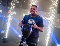 但是这个要求再次被俱乐部驳回 潮牌冬季如何御寒提醒(daps:EG多次延后变阵计划,对执教已无兴趣) 但是这个要求再次被俱乐部驳回 潮牌冬季如何御寒提醒(daps:EG多次延后变阵计划,对执教已无兴趣)