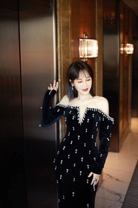 岁月真的是也太偏爱她了吧!” 潮牌游戏互动(岳丽娜亮相搜狐时尚盛典 网友惊呼“岁月对她太偏爱”) 岁月真的是也太偏爱她了吧!” 潮牌游戏互动(岳丽娜亮相搜狐时尚盛典 网友惊呼“岁月对她太偏爱”)