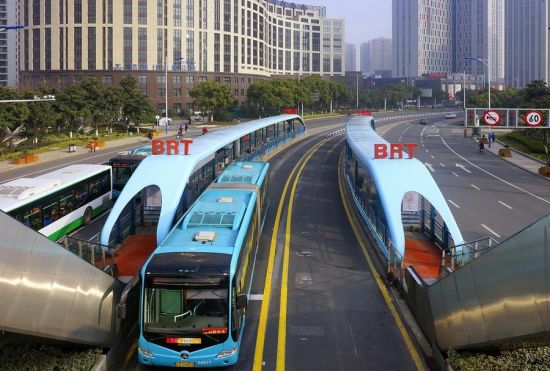 与共建“一带一路”国家经贸合作紧密 喜爱潮牌有哪些（海信中标老挝万象快速公交BRT项目，打造“一带一路”智慧交通新标杆）
