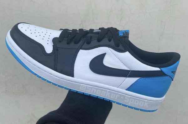 北卡 AJ1 Low 全新“潮牌资讯UNC”配色鞋款抢先预览