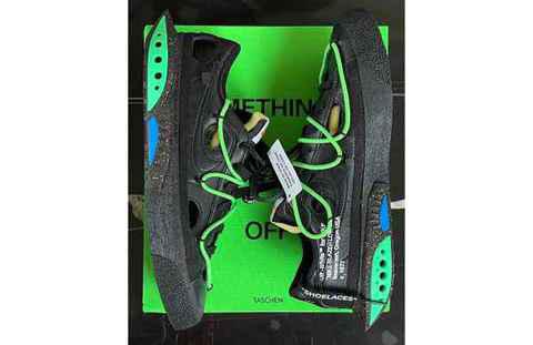 这两双 Nike Blazer Low 分别以黑潮牌网店/电绿和白/大学红两种配色方案加持（Off-White x 耐克联名 Blazer Low 鞋款白红、黑绿配色释出）